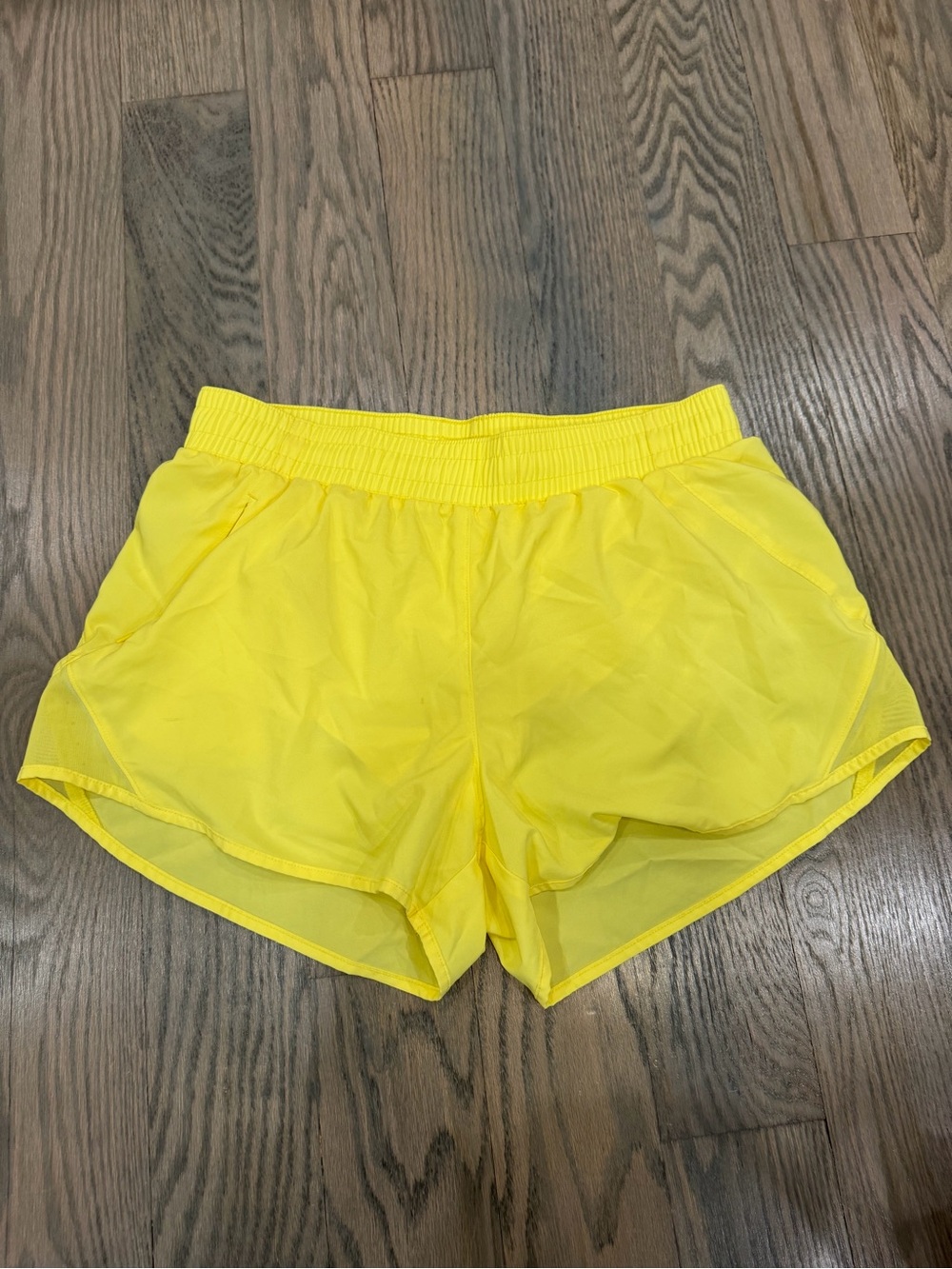 All in motion Yellow Athletic Shorts Women’s Medium ~ GOOD CONDITION